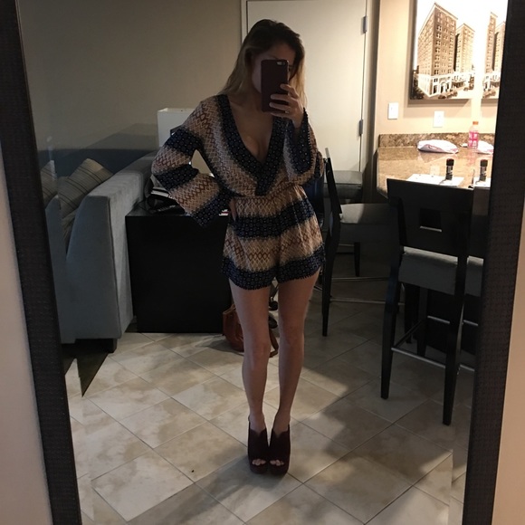 ILLA ILLA Printed Bell Sleeve Open Back Romper - Picture 2 of 7